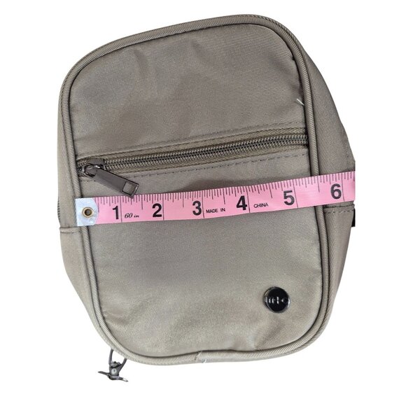 Modern+Chic Small Crossbody Bag With Adjustable Strap - Picture 11 of 16